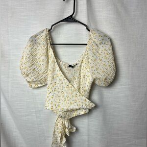 NEW WITH TAGS Lulu's Floral Cottagecore Coquette Wrap Puff Sleeve Crop Top